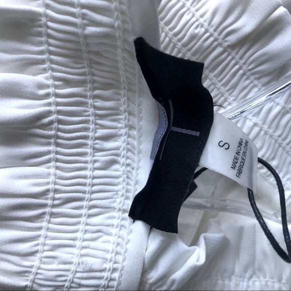 T Tahari Ruffle High Neck Sleeveless Top. Size S - Picture 4 of 4